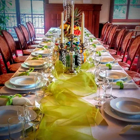 Palac Wisniewski Hotel 3*