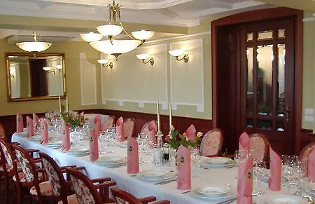 Palac Wisniewski Hotel Piekary Śląskie